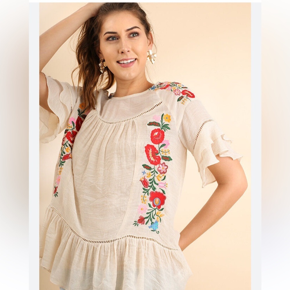 NWOT Floral Embroidered Pullover Blouse